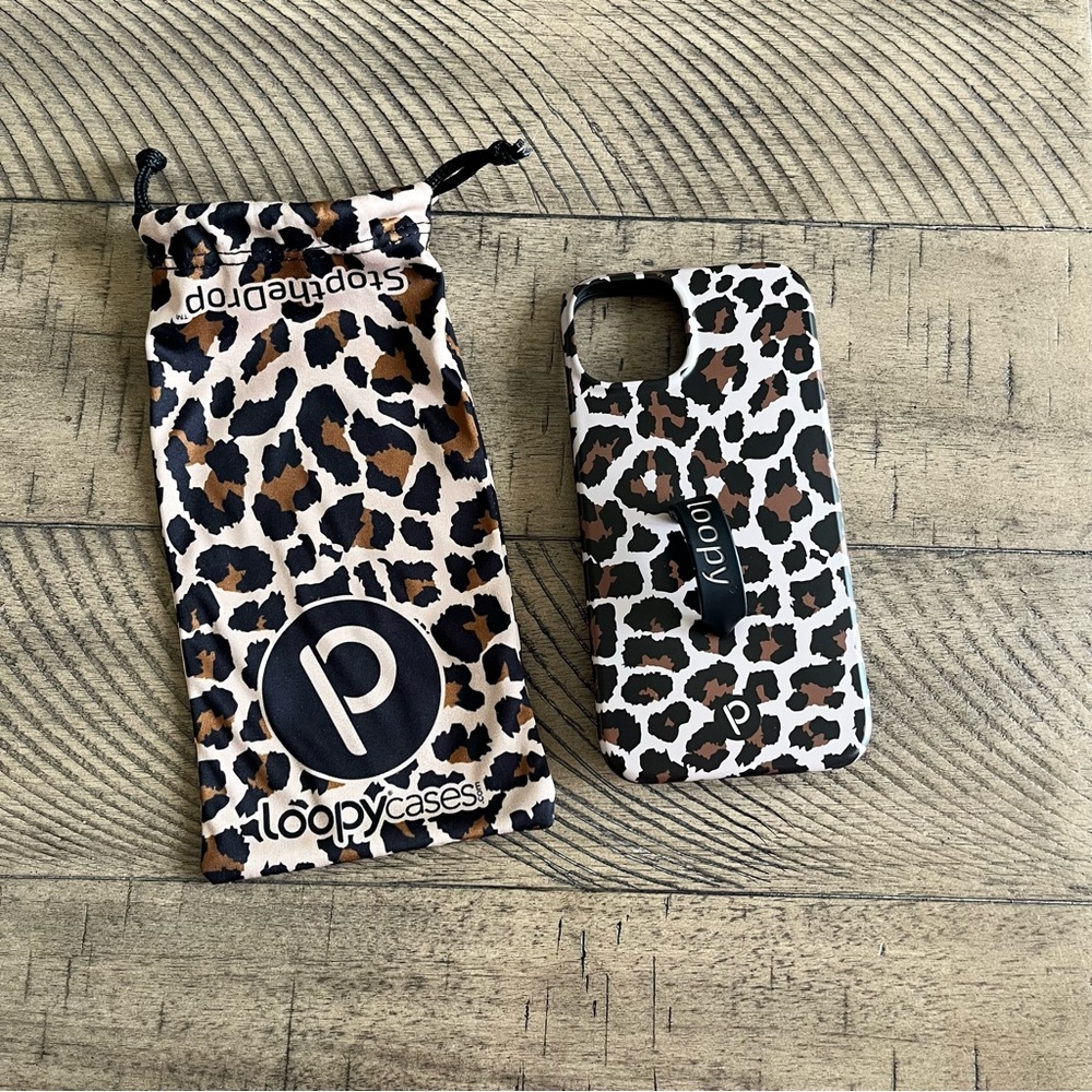 Loopy 6.1” Case Leopard Pattern with Black Loop